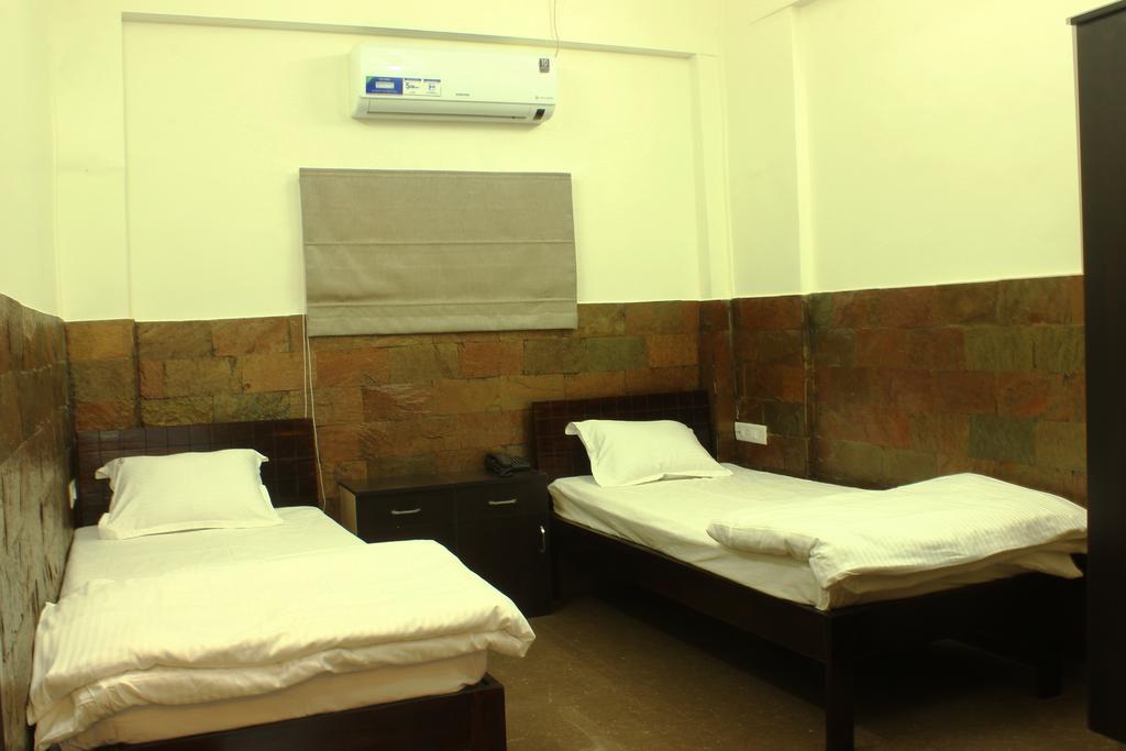 Urban Ville Hotel Pune Eksteriør billede